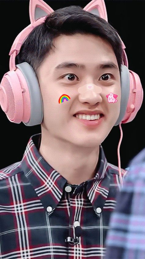 Do Exo Cute, D.o Kyungsoo Cute, Exo Do Kyungsoo, Wholesome Moments, Exo Edits, Exo Fan Art, Exo Kyungsoo, Exo Fan, Park Chanyeol Exo