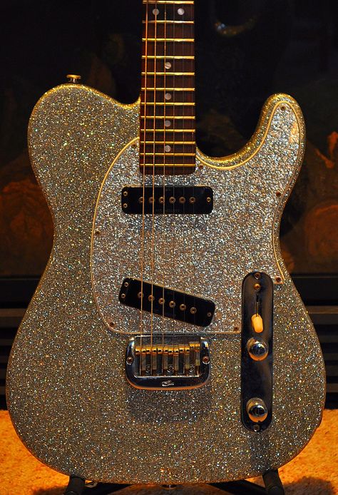 Silver Sparkle Guitar! Pretty Guitars, Guitar Obsession, Guitar Finishing, Guitar Stuff, Silver Sparkle, Electric Guitars, Cool Guitar, Fender Guitars, The 90s