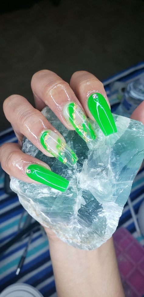 Neon Green Marble Nails, Cool Slime, Slime Nails, Neon Green Nails, Fun Summer Nails, Green Acrylic Nails, Clear Acrylic Nails, Latest Nail Art, Nail Envy