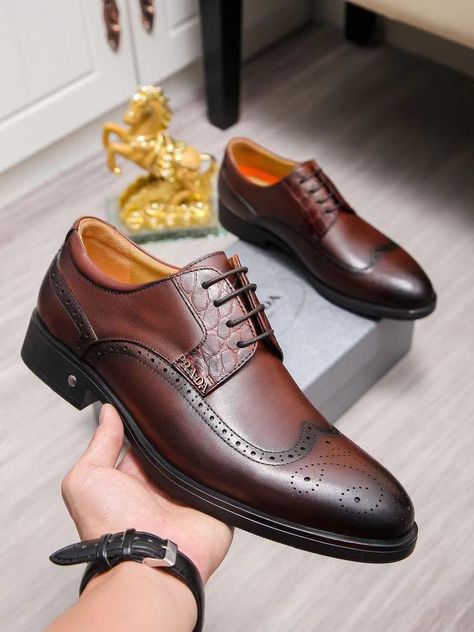 Types Of Shoes Men, Burgundy Dress Shoes, Mens Dress Shoes Guide, Graduation Inspiration, Mens Business Casual Shoes, Gents Shoes, Suit Man, Gentlemen Wear, Black Men Fashion Swag