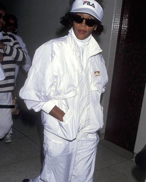 Whitney Houston wearing Nike Tracksuit and Fila visor in 1993 #MINIMALARCHIVE Whitney Houston 90s, Tracksuit Aesthetic, 90s Tracksuit, Nike Tracksuit, 90s Outfit, Whitney Houston, Track Suit, Oversized Jacket, Outfit Posts