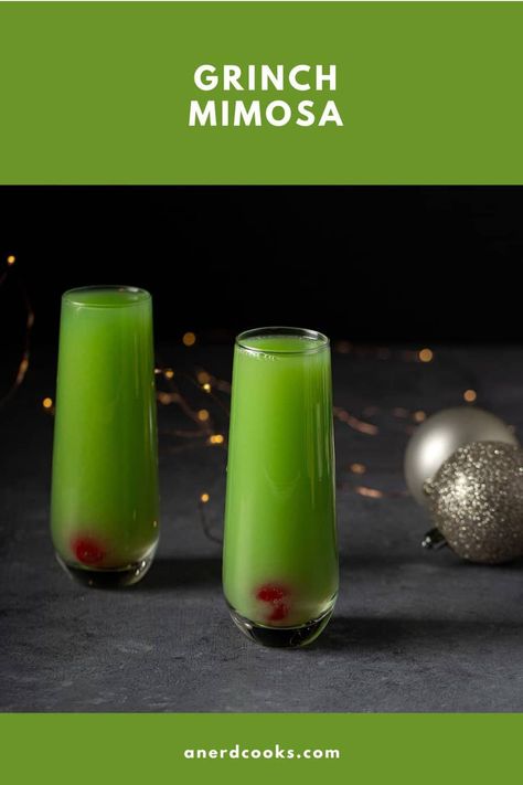 Grinch Mimosa, Christmas Holiday Drinks, Irish Mule, Holiday Drinks Christmas, Foodie Gift Ideas, Infused Drinks, Drinks Christmas, Stemless Champagne Flutes, Carol Of The Bells