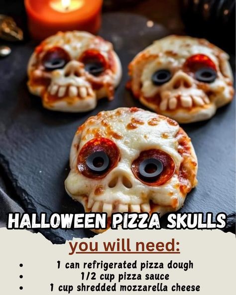 Pizza Skulls, Spooky Pizza, Halloween Pizza, Halloween Food Treats, Halloween Recipes, Halloween Parties, Treat Recipe, Halloween Crafts, Halloween Party