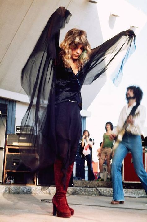 stevie nicks Harry Clarke, Stevie Nicks Style, Nina Hagen, Stevie Nicks Fleetwood Mac, Patti Smith, Debbie Harry, I'm With The Band, Witchy Woman, Fleetwood Mac