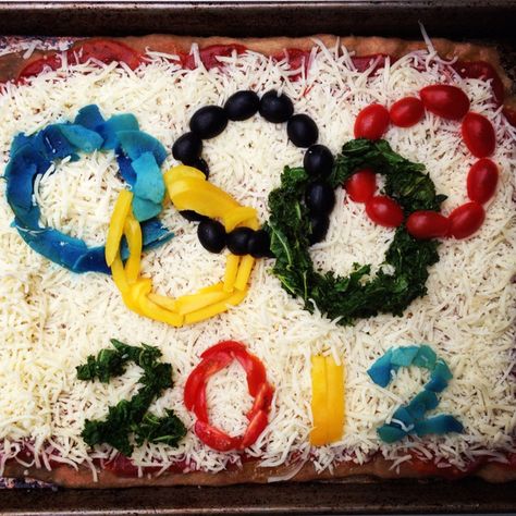 Olympics Pizza with veggie Olympic rings...but with just veggies and dip Olympic Ring, Veggies And Dip, Olympic Party, Olympic Rings, Making Dinner, Entertainment Ideas, Sippy Cups, Pizza Pizza, Watch Party