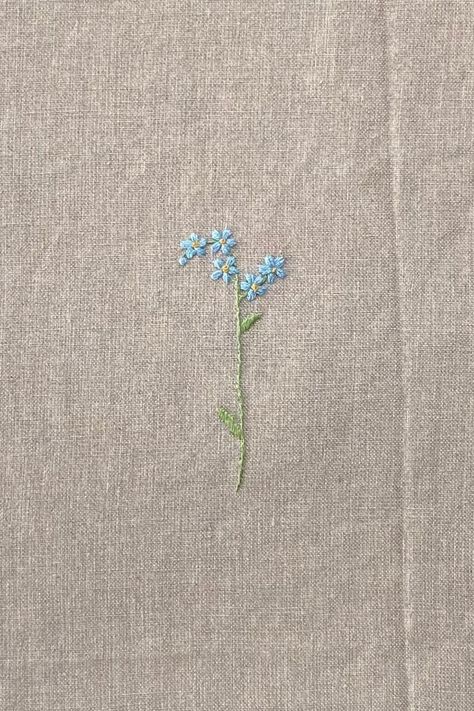 Handmade Embroidery \"Forget-Me-Not\" Forget Me Not Flowers Embroidery Pattern, Simple Floral Embroidery Designs, Embroidered Forget Me Nots, Embrodery Stiching Flower, Simple Flower Embroidery Pattern, Small Flower Embroidery Designs, Tiny Embroidery Patterns, Small Embroidery Flowers, Little Embroidery Ideas