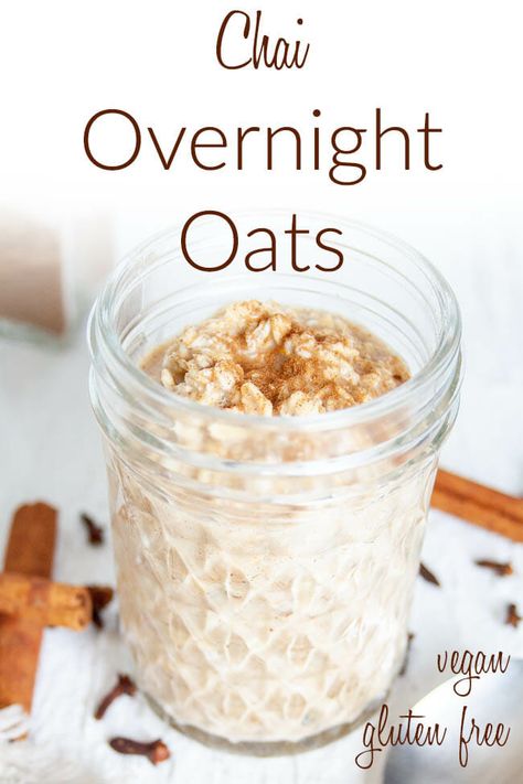 This Chai Overnight Oats is made with warming chai spices. It's an easy healthy breakfast that is perfect for on the go. (vegan, gluten free) Overnight Chai Oats, Chai Oatmeal Overnight, Chai Overnight Oats In A Jar, Chai Tea Overnight Oats, Chai Breakfast, Vanilla Chai Overnight Oats, Healthy Hearty Breakfast, Chai Overnight Oats, Gluten Free Overnight Oats