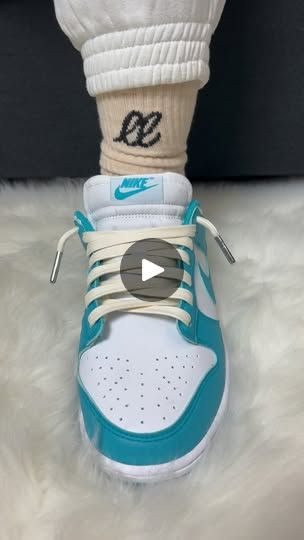 Shoelace Tying, Tying Shoes, Scrub Corpo, Sneaker Nike, Birthday Gifts For Friends, Diy Birthday Gifts For Friends, Goin Down, Lace Shoes, Fun Heels