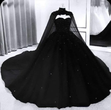 A Black Wedding, Outfits Leggins, Quinceañera Ideas, Black Wedding Gowns, Black Wedding Dress, Black Ball Gown, Pretty Quinceanera Dresses, Dark Wedding, Chique Outfits