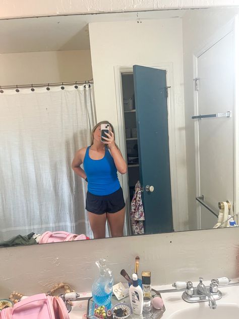 Lulu Tank Top Outfit, Lululemon Tank Top Outfit, Lulu Align Tank Outfit, Lululemon Shorts Outfit, Blue Shorts Outfit, Blue Lululemon Shorts, Poolside Outfit, Lulu Tank, Comfy Summer Outfits