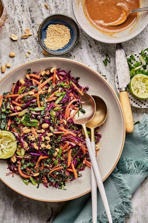 Cabbage Carrot Salad with Tangy Peanut Dressing - Kalejunkie Cabbage Carrot Salad, Cabbage And Carrot Salad, Cold Starters, Kalejunkie Recipes, Cabbage Carrot, College Cooking, Make Shredded Chicken, Bon Apetit, Vegan Salads