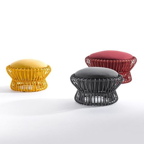 Orbita and Taiko recall a light and graceful image thanks to the transparency of the hand-woven manufacturing process of the material. Outdoor Stool, Temporary Store, Lap Pool, Outdoor Stools, Outdoor Material, Nature Inspired Design, Polyurethane Foam, Furniture Projects, Manufacturing Process