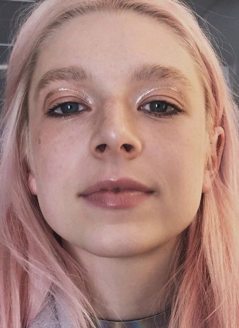 persephone on Twitter: "idk anyone in real life that does makeup like the girls in euphoria and that’s upsetting… " Make Up Inspo, Make Up Looks, Makeup Goals, Creative Makeup, Artistry Makeup, Cute Makeup, Aesthetic Makeup, Marie Claire, Makeup Art