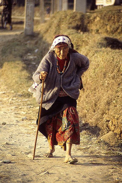 Walking Poses, Baba Jaga, Watercolor House Painting, Life Drawing Reference, Figure Reference, Human Reference, Standing Poses, Old Lady, Old Woman