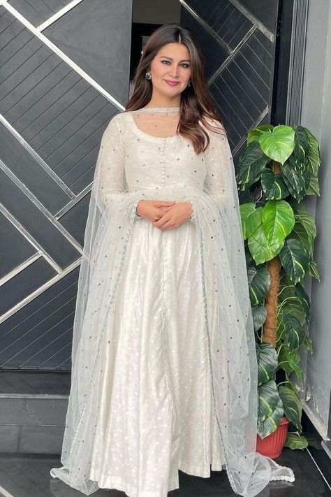 White Anarkali Suits, White Anarkali, Anarkali Dress Pattern, Desi Fashion Casual, Pakistani Fancy Dresses, Beautiful Pakistani Dresses, Indian Dresses Traditional, Fancy Dresses Long, White Gown