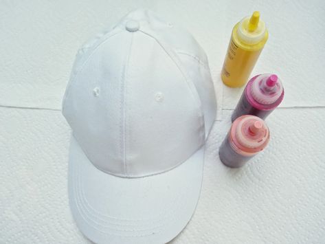 How to Ombré Tie-Dye a Baseball Cap - FeltMagnet - Crafts Tie Dye Baseball Hat Diy, White Baseball Hat, Dye Techniques, Tie Dye Kit, How To Tie Dye, Tie Dye Techniques, Diy Hat, White Caps, White Hat