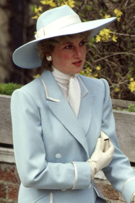 Princess Diana Fashion, Princess Diana Photos, Dresses Romantic, Princes Diana, Diana Fashion, Lady Diana Spencer, Minimal Wedding, 2024 Wedding, Royal Princess