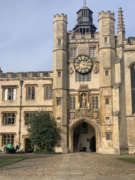 trinity college, cambridge university, uni, trinity, newton, travel destination, aesthetic, view, architecture, clock, tower Destination Aesthetic, Cambridge Architecture, University Students Life, Cambridge Student, Cambridge College, University In England, Academic Aesthetic, College Architecture, Aesthetic View