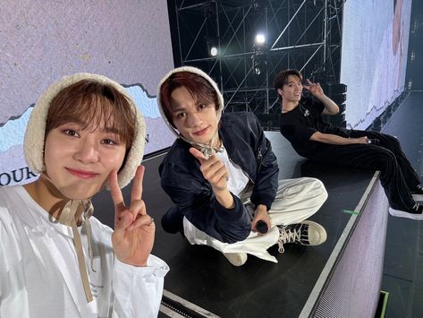 (1) :) on X: "seungkwan 🌟🤍 https://t.co/2FZDcQhsB7" / X Jun And Seungkwan, Svt Selca, Svt Weverse, Jun Seungkwan, Chan Seventeen, Seventeen Pretty U, Seungkwan Dino, Seventeen Group, Seventeen Weverse