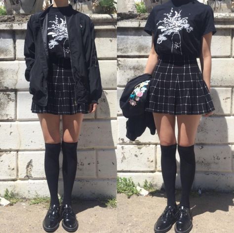 ~αи∂ ι мιѕѕ уσυ мσяє тнαи αиутнιng ιи тнιѕ ωσяℓ∂~ Hipster Hair, Grid Skirt, Clothes Grunge, Mode Ulzzang, E Girl Outfits, Tokyo Street Fashion, Mode Chanel, Hipster Grunge, School Dress