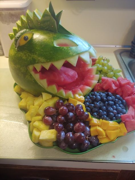 Watermelon Dinosaur, Dinosaur Watermelon, Dinosaur Birthday Party Food, Dinosaur Party Food, Cut A Watermelon, Carved Watermelon, Jurassic Park Birthday Party, Dinosaur Birthday Theme, Dragon Birthday Parties