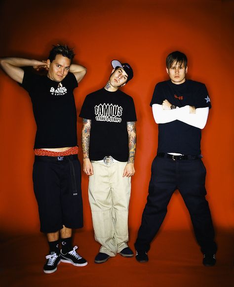 Early 2000s Punk Fashion, Skater Boy Outfits 90s, Blink 182 Funny, 2000s Punk Fashion, 2000s Mens Fashion, Decades Costumes, Punk 90s, 2000s Punk, Masc Fashion