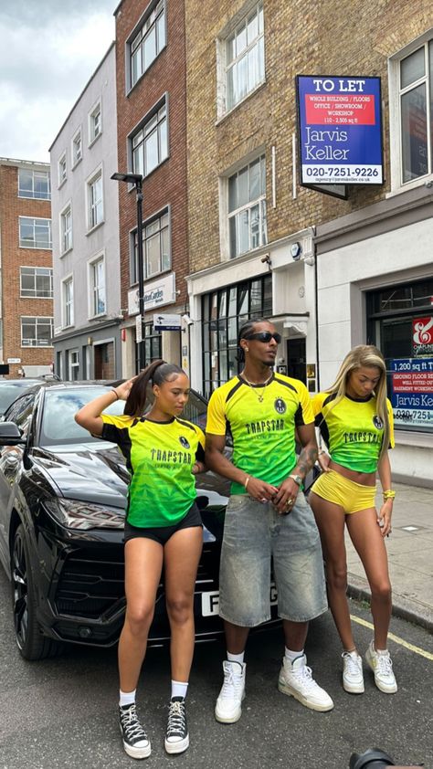 London Carnival, Streetwear Outfit Men, Outfit London, Basement Workshop, Carnival Outfit, Workshop Storage, Festival Outfit, Ootd Fashion, Pyrex