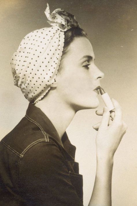 In the 1930s, marketing and advertising played a huge role in lipstick sales. Helena Rubenstein, founder and eponym of Helena Rubenstein makeup, was the first to advertise lipstick as having sun protection (before SPF was considered important). Also during this time, manufacturers deemed lipstick 'an import part of the war effort', urging women to do their part and buy lipstick. Hair Scarf Tutorial, 1940s Fashion Women, Best Red Lipstick, Vintage Diner, Scarf Tutorial, Marlene Dietrich, Rosie The Riveter, Vintage Makeup, 1940s Fashion