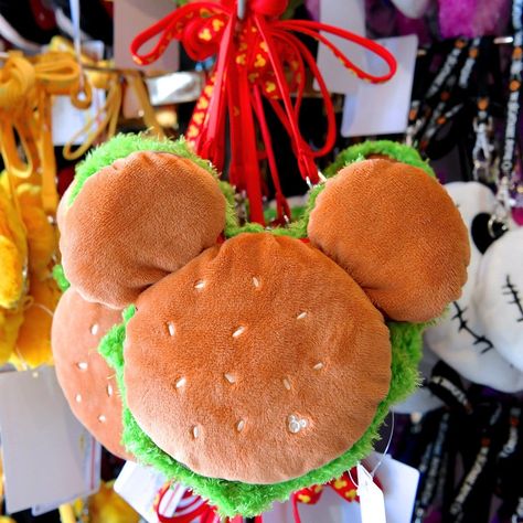 Guide to the Must-Have Souvenirs from Tokyo Disneyland and DisneySea | The Creative Adventurer Disneyland Merchandise, Disney Gear, Disney Tokyo, Tokyo Disneysea, Tokyo Kawaii, Disneyland Food, Disney Sea, Tokyo Disney Sea, Tokyo Disney