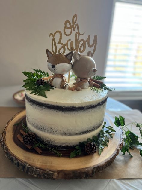 Forest Animals Baby Shower Ideas, Rustic Baby Shower Cake, Forest Baby Shower Theme, Woodland Theme Cake, Bear Baby Shower Cake, Woodland Creatures Baby Shower, Classy Baby Shower, Woodland Baby Shower Decorations, Baby Shower Dessert Table