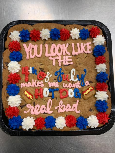 Hot Dog Cakes, Cookie Cake Designs, Fourth Of July Cakes, Online Bakery, 4th Of July Cake, Pizza Cake, Giant Cookie, Cake Decorating Designs, Ice Cream Cookies