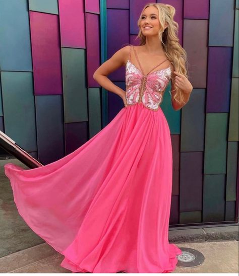 Bridal Sari, Prom Dress Inspo, Pink Ball Gown, Prom Looks, Cute Prom Dresses, Butterfly Dress, Pretty Prom Dresses, Tulle Prom Dress, Prom Outfits