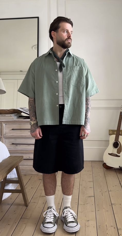 Bandana Outfit Men, Shorts Outfits Men Streetwear, Goth Fashion Men, Tattoo Rings, Shorts Outfit Casual, Bandana Outfit, Watch Tattoo, Mens Shorts Outfits, Summer Shorts Outfits