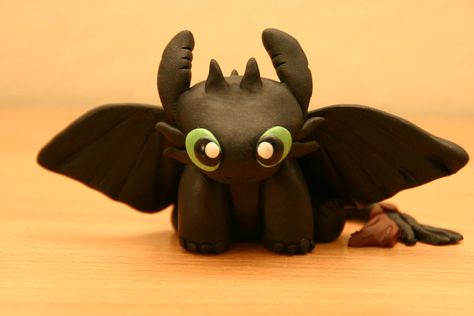 Toothless-HTTYD by Myyshka.deviantart.com on @deviantART Polymer Clay Owl, Crea Fimo, Clay Moulding, Polymer Clay Dragon, Clay Dragon, Polymer Clay Sculptures, Tanah Liat, Clay Crafts Air Dry, Cute Polymer Clay