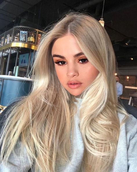 #selenagomezedits #selenagomez #selenagomezwallpaper #selenagomezicon #model #blonde #hairstyles #blondehaircolor Selena Gomez Blonde, Selena Gomez Blonde Hair, Selena Gomez Wallpaper, Blonde Hairstyles, Different Hair Colors, Blonde Hair Color, Selena Gomez, Blonde Hair, Hair Color