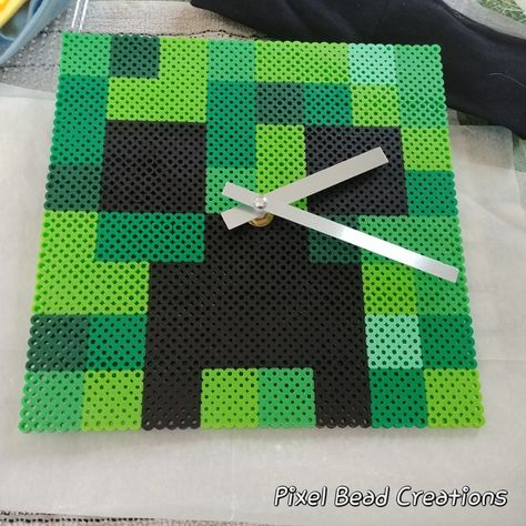 Creeper clock perler beads Perler Beads Minecraft Pattern, Minecraft Beads, Minecraft Pattern, Hama Beads 3d, Bead Frames, Pearl Beads Pattern, 3d Perler Bead, Perler Art, Perler Crafts