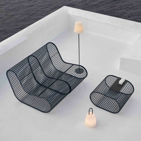 Features Buit Collection Suitable for outdoor use Includes: 2 x Club Chair Award: Archiproducts Design Awards. Outdoor category in 2019 Award: NYCxDESIGN Awards. Outdoor Seating category in 2019 Available in various frame colors Available with or without Grey braided fabric Gandia Blasco Buit 2 Seater Sofa in Blue/Gray Pouf Design, Braided Fabric, Mediterranean Lifestyle, Outdoor Furniture Design, Urban Furniture, Outdoor Table Lamps, Club Chair, Flexible Design, Armchair Design