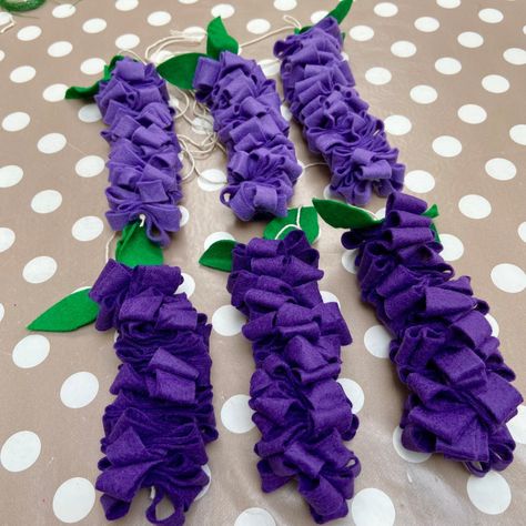 Felt Lilac Flower Diy, Felt Wisteria Diy, Felt Wisteria, Seasonal Tree, Wisteria Flower, Flower Felt, Felt Leaves, Felt Mobile, Flowers Craft