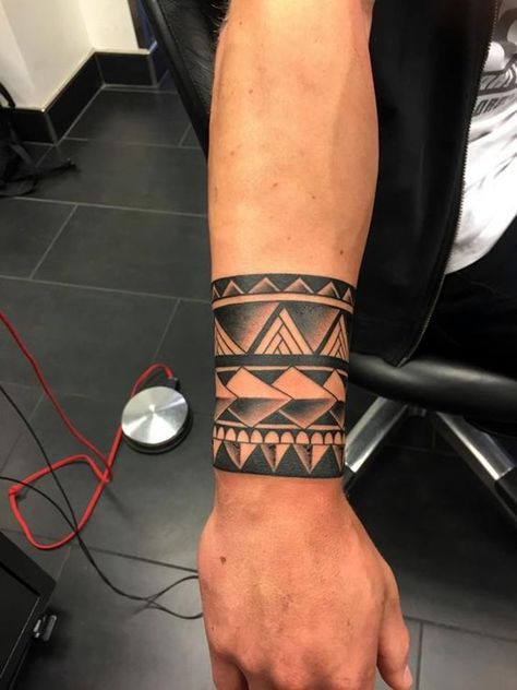 45 Masculine Armband Tattoo Designs for Men Armband Tattoo Meaning, Tato Maori, Wrist Band Tattoo, Tattoo Band, Armband Tattoos, Forearm Band Tattoos, Polynesian Tattoo Designs, Armband Tattoo Design, Marquesan Tattoos