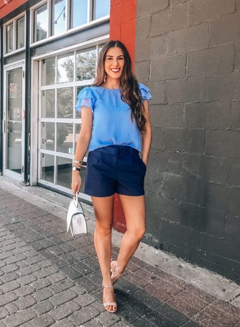 Blue Ruffle Sleeve Blouse and Dressy Navy Blue Shorts Navy Shorts Outfit, Blue Shorts Outfit, Short Azul, Work Wear Outfits, Shorts Outfits Women, Summer Shorts Outfits, Sophisticated Outfits, Look Short, Shorts Outfit