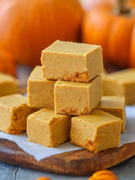 via @thenandnowspace Holiday Fudge, Pumpkin Fudge, Homemade Candies, Pumpkin Dessert, Easy Pumpkin, Fudge Recipes, Holiday Baking, Candy Recipes, Pumpkin Recipes