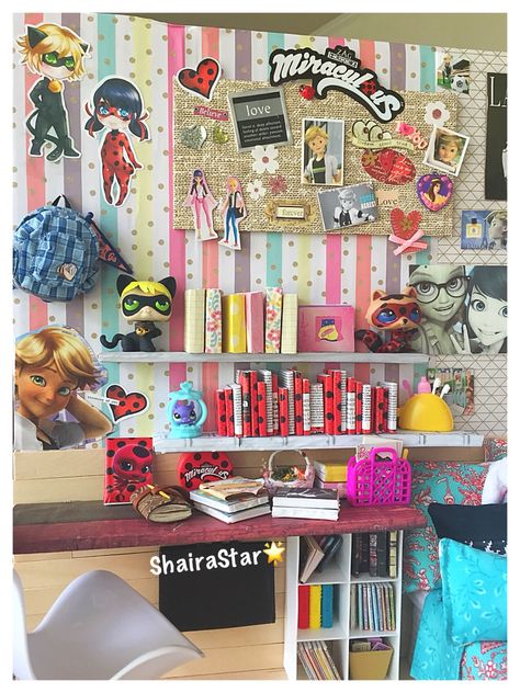 1/6 Miraculous LadyBug Fangirl Doll Bedroom Diorama, handmade by me, ShairaStar Miraculous Ladybug Bedroom Ideas, Miraculous Room Ideas, Miraculous Room Decor, Miraculous Ladybug Bedroom, Miraculous Ladybug Room Decor, Miraculous Bedroom, Ladybug Room Decor, Ladybug Bedroom, Bedroom Diorama