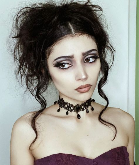 Tim Burton Character Halloween Costumes, Tim Burton Makeup Black Women, Mrs Lovett Makeup, Tom Burton Makeup, Corpse Makeup Halloween, Tim Burton Style Makeup, Halloween Makeup Characters, Tim Burton Makeup Tutorial, Tim Burton Eye Makeup