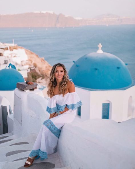 Santorini Fashion, Greece Vacation Outfit, Santorini Outfit, Santorini Honeymoon, Grecia Santorini, Santorini Travel Guide, Magical Sunset, Greece Outfit, Santorini Sunset