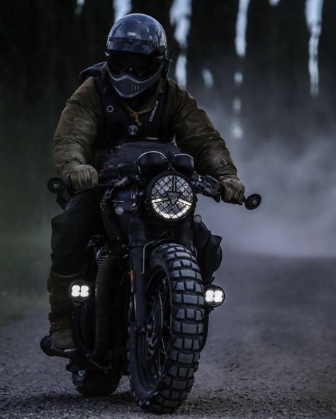 Aiden Pearce Aesthetic, Tactical Motorcycle, Adventure Bike Motorcycles, Custom Bikes Cafe Racers, Biker Photography, Stylish Bike, Cafe Racer Design, Image Moto, Мотоциклы Cafe Racers