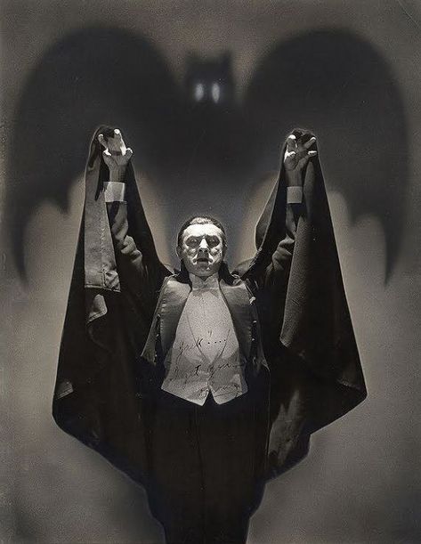 BELA LUGOSI , DRACULA 1931 Bella Lugosi, Hammer Horror Films, Bela Lugosi, Count Dracula, Famous Monsters, Horror Monsters, Horror Icons, Classic Horror Movies, Universal Monsters