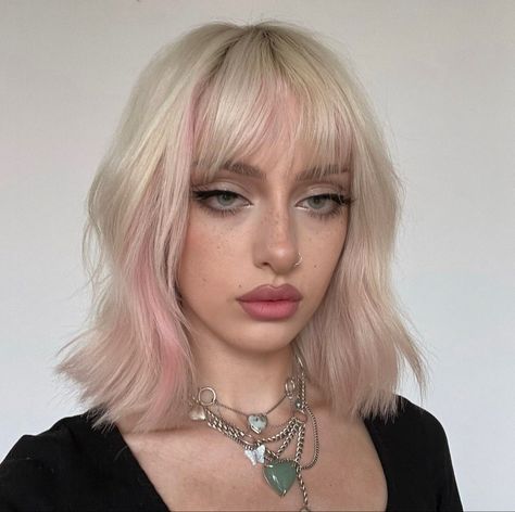 White Hair With Color, Alt Blonde Hair, Eve Frsr, Viperine Gorgon, Lunch Summer, Eve Makeup, Pink Blonde Hair, Easy Hairstyles For Medium Hair, Blonde Hair Inspiration