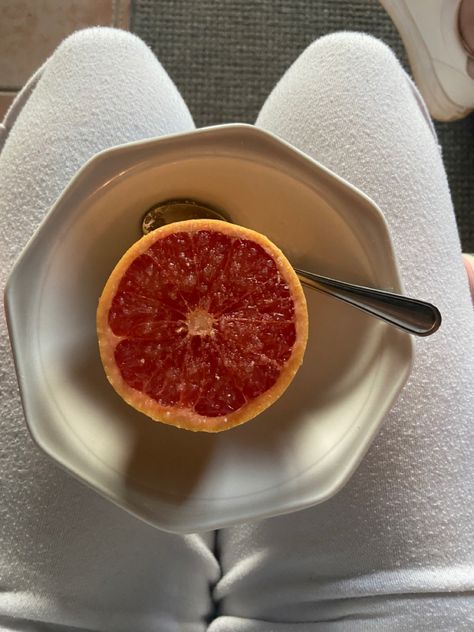 Grapefruit Aesthetic, Grapefruit Wallpaper, Aesthetic Breakfast, Types Of Fruit, Fruit Photography, Fruit Breakfast, Fruits Basket, Chocolate Covered Strawberries, Grapefruit