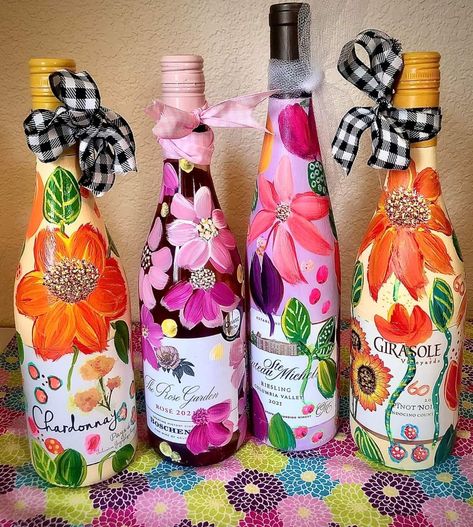 Wine Bottle Painting Ideas Acrylic, Wine Bottle Painting Ideas, Wine Bottle Painting, Bottle Painting Ideas, Painting Ideas Acrylic, Painted Bottles, Hand Painted Bottles, Painted Bottle, Diy Glass Bottle Crafts