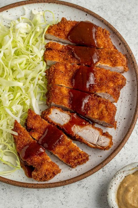 Japanese Main Course, Japanese Food Photography, Chicken Katsu Recipes, Katsu Recipes, Japanese Bread, China Food, Pork Cutlets, Japanese Dishes, Fried Pork